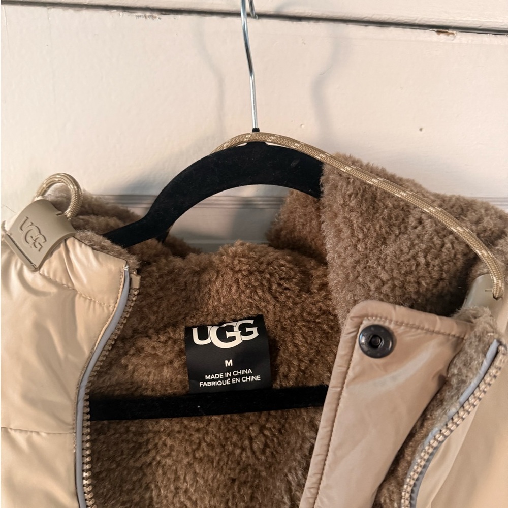 UGG Shasta 700-Fill Down Puffer Jacket Reversible Hooded - Picture 15 of 16